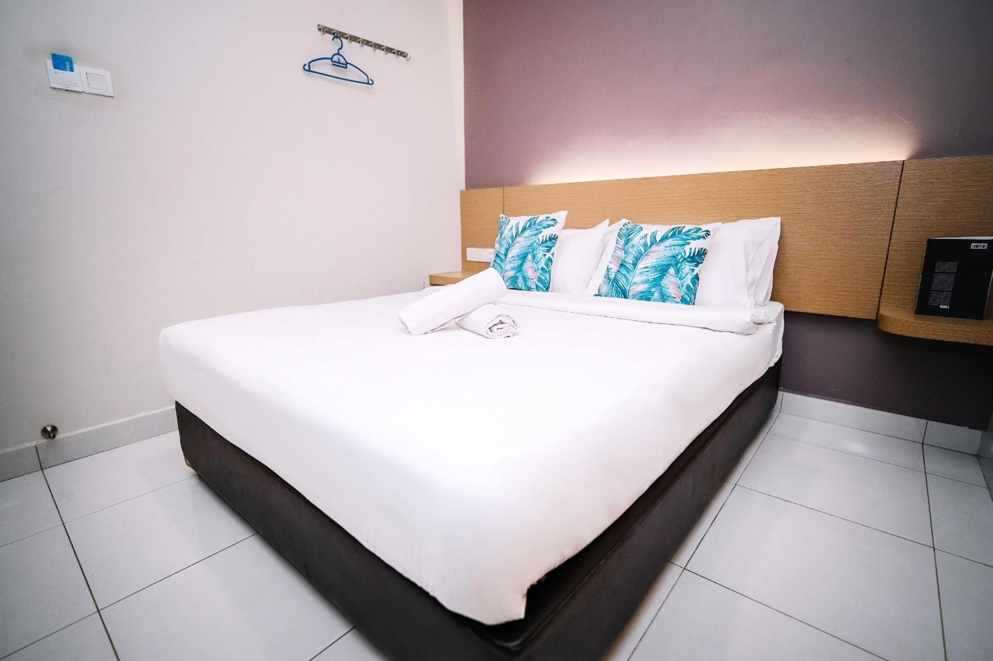 Swing & Pillows - Pj21 Petaling Jaya Exterior photo